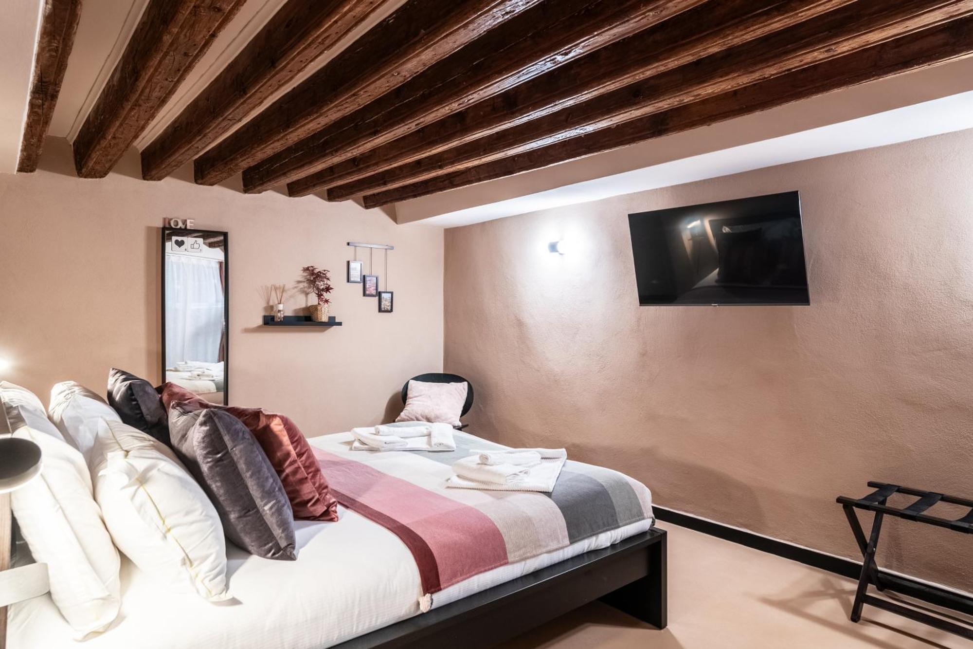 Giano Host - San Bernardo Apartment Genova Exterior foto